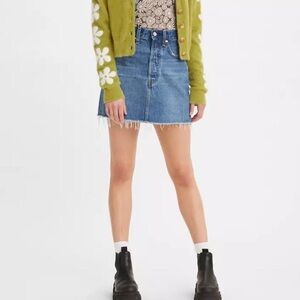 Levi's Ribcage Skirt Raw-Hem Denim Mini Skirt 25